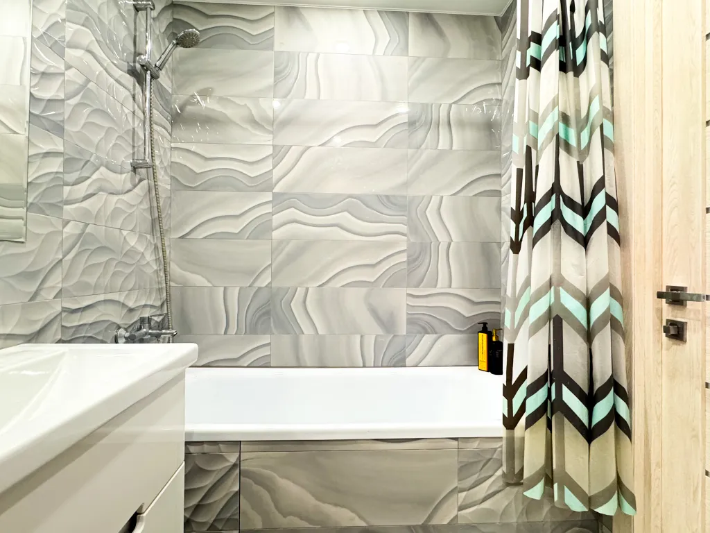 Рядом с ТЦ Круиз