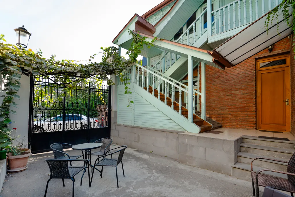 Guli of Tbilisi, Дуплекс с видом на реку в историческом центре города