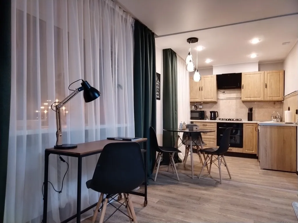 Стильная квартира в центре с видом на Кольский залив