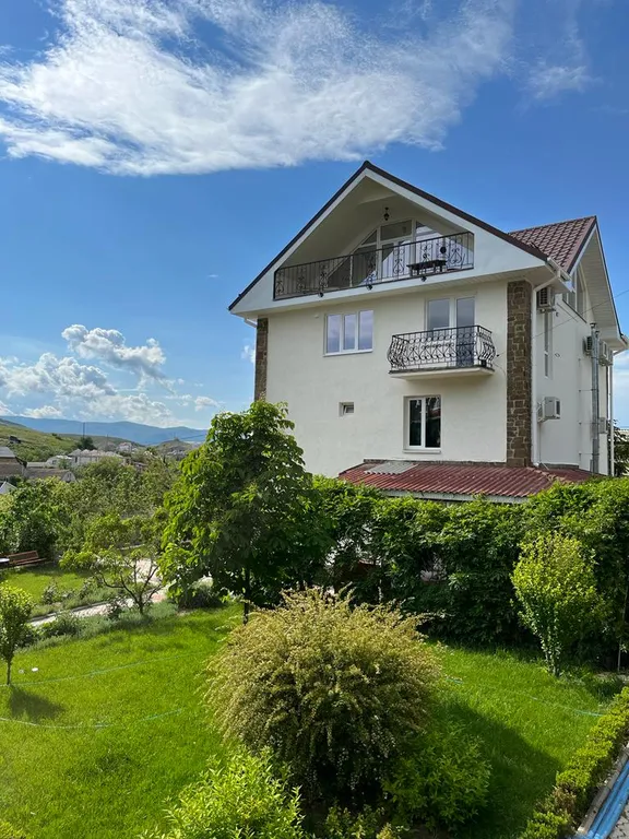 Большие апартаменты. Вилла с беседкой на Киловой горе. 2 этаж