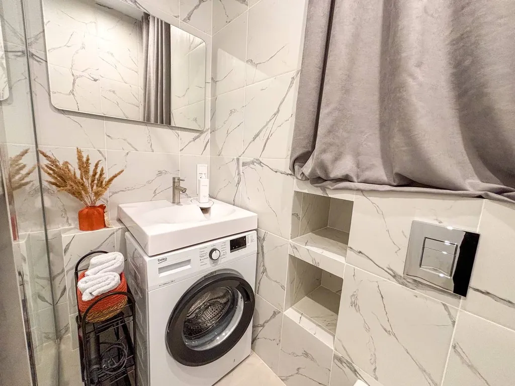 Видовые апартаменты на 21 этаже с панорамным балконом. Пока свободно!