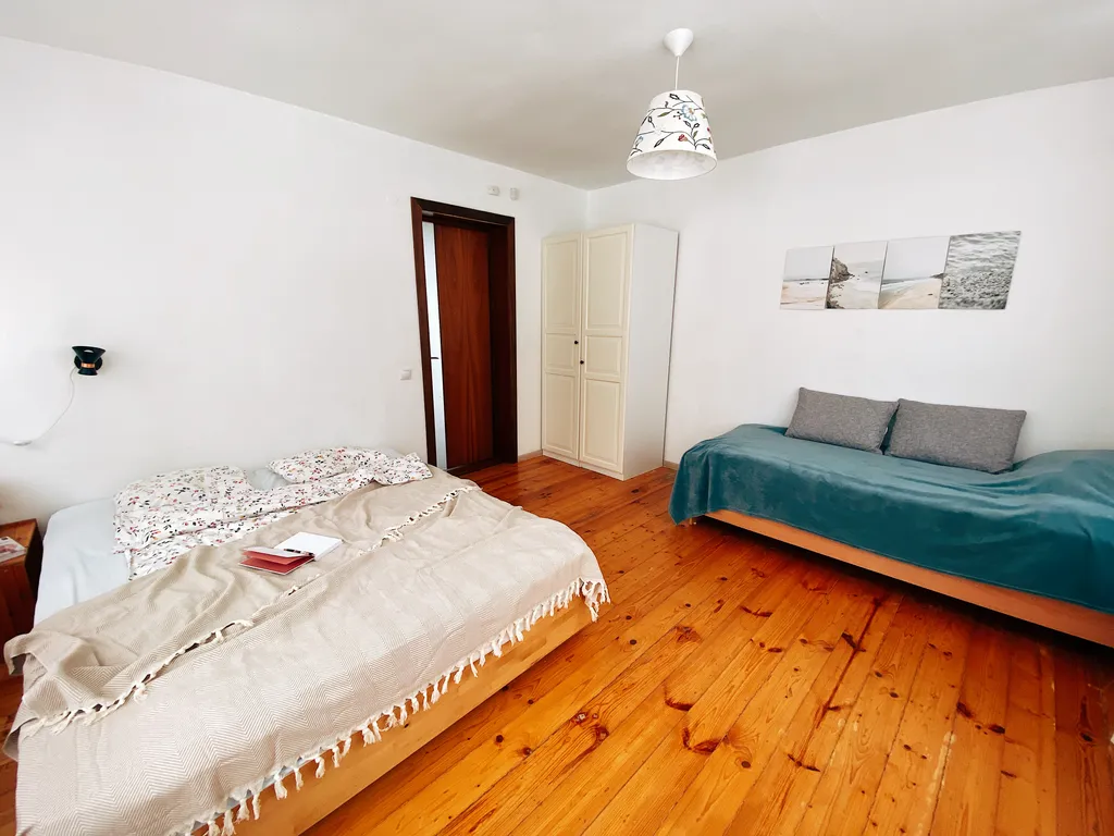 Тёплый коттедж у воды