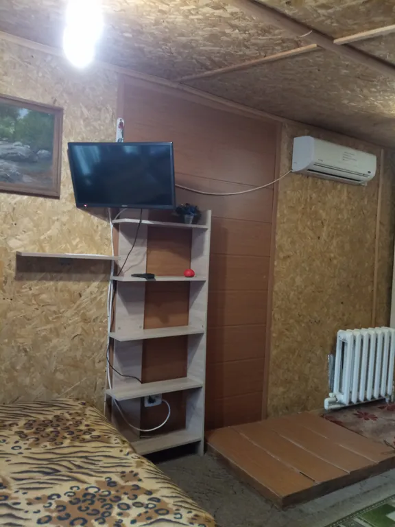 Курортная зона,центр,на берегу речки,в тихом месте,домик 2 этаж