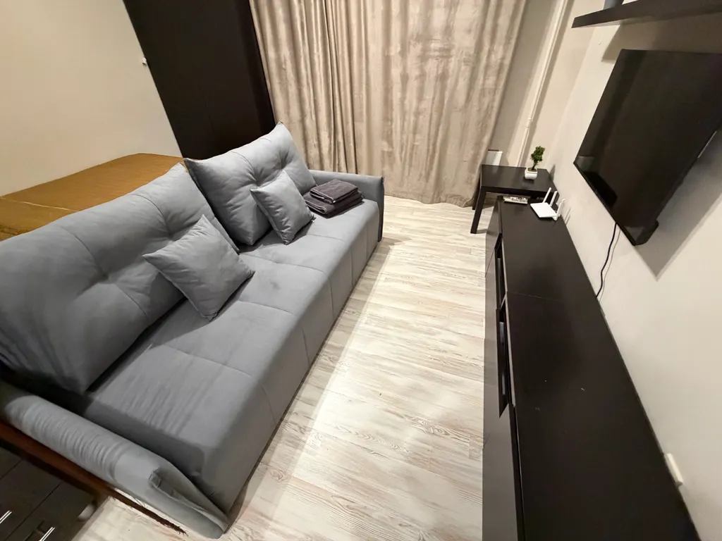 Cовременная студия с бecкoнтaктным заездом