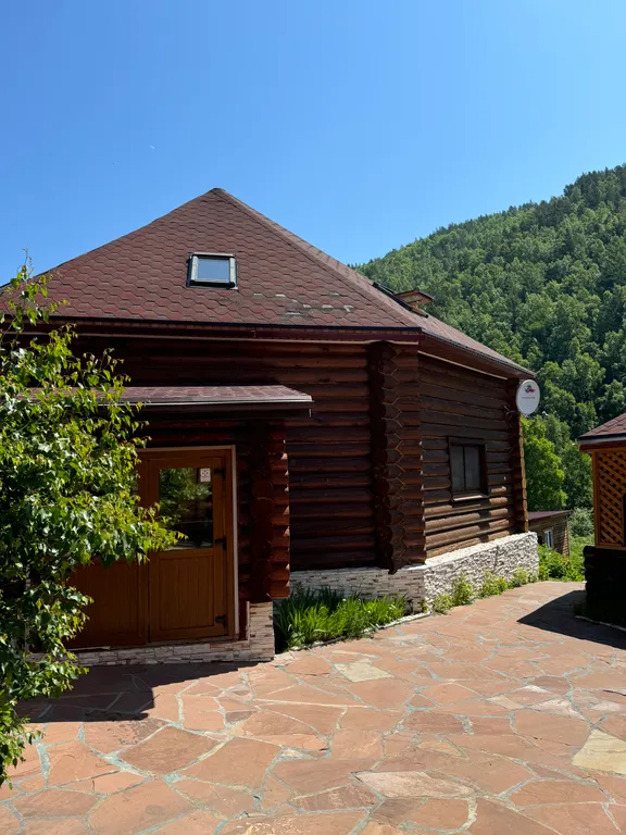 Коттедж Элис в центре с видом на Байкал