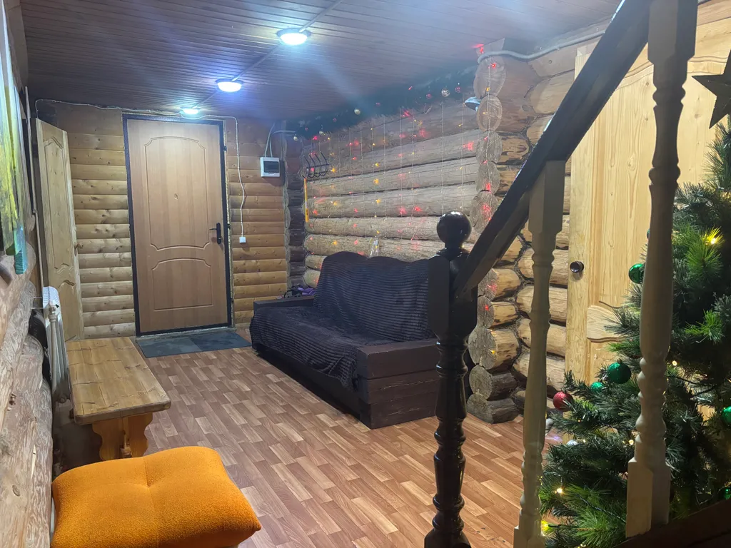 Бревенчатый дом в центре с баней и мангалом