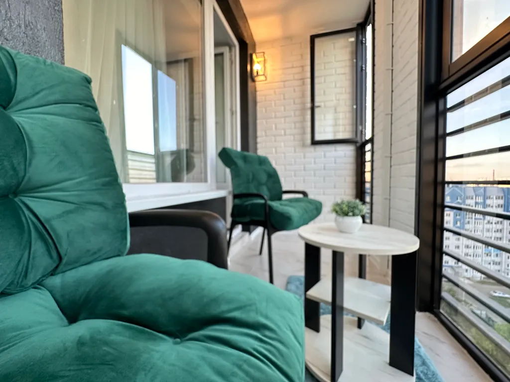 Студия с панорамным балконом