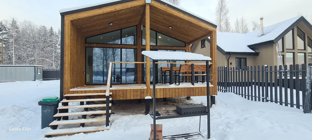 Коттедж Дом с видом на озеро — Приморск