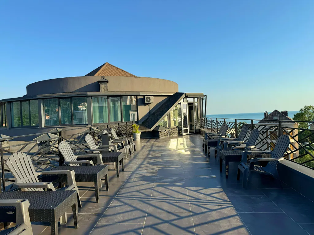 Двухуровневые апартаменты у моря