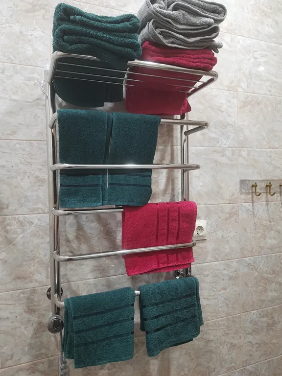 Квартира Большая и современная квартира с балконом — Цемдолина