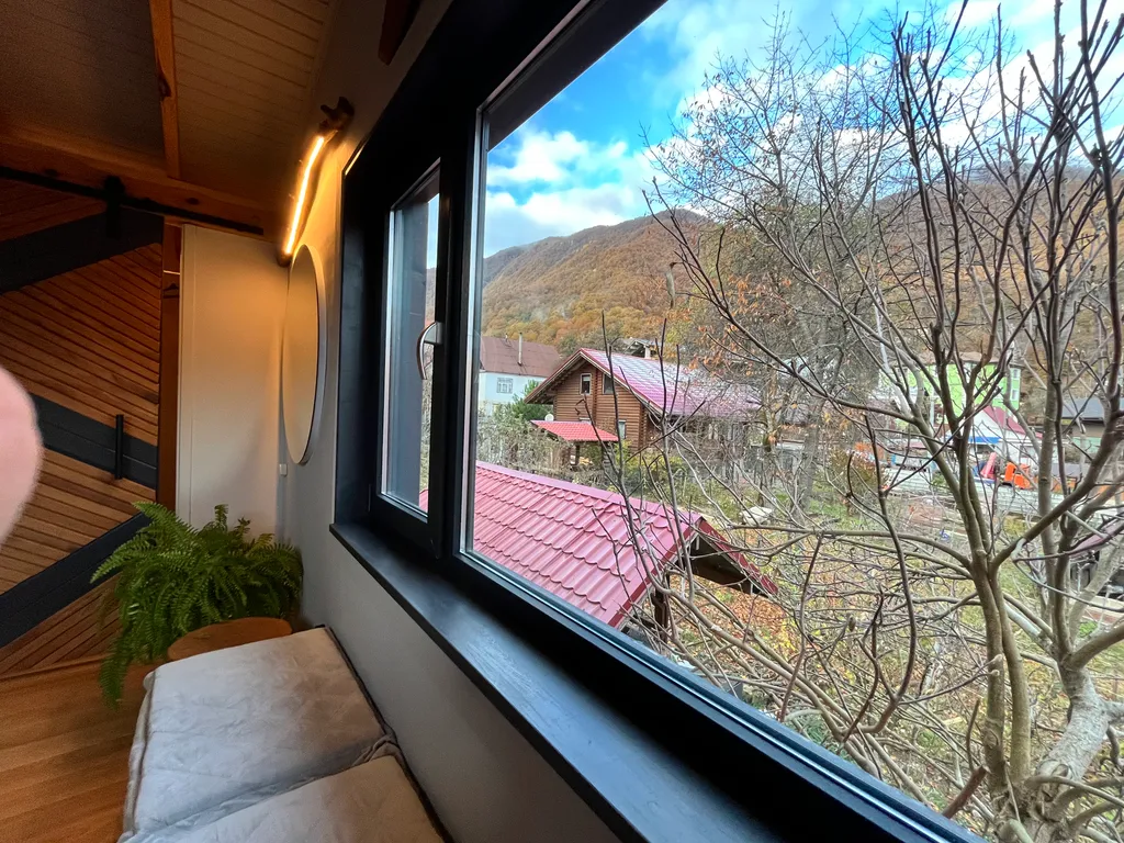 Уединенный эко-дом с видом на горы