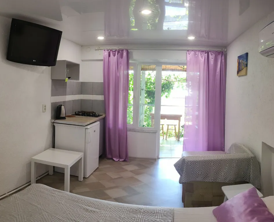 Квартира Номер в коттедже с балконом — аренда посуточно в Новый Свет