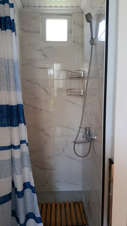 Квартира Квартира Улучшенный трехместный номер эконом — Геленджик