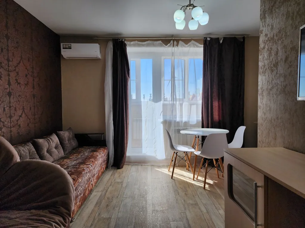 Квартира Комфортная студия с видом на озеро рядом с вокзалом — аренда посуточно в Чебаркуль