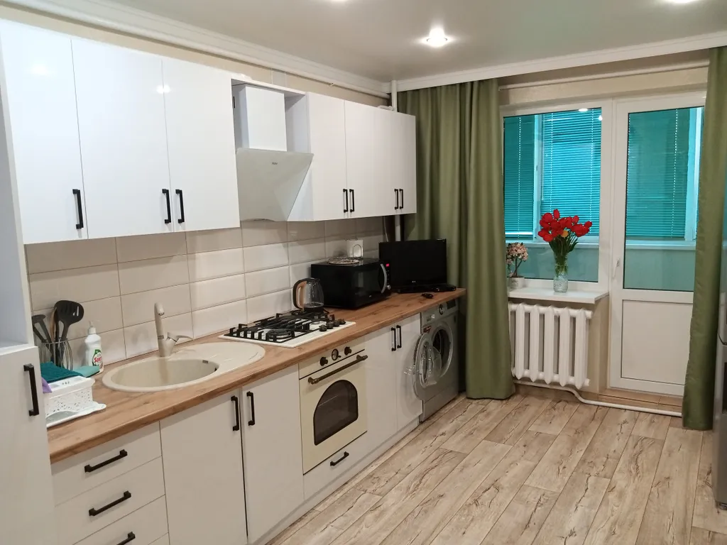 Двухкомнатная квартира с удачной парковкой около трассы Р-217 Кавказ