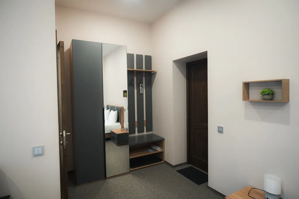 Трехместный номер с видом на горы