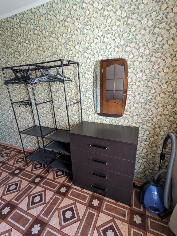 Двушка с косметическим ремонтом и новой мебелью рядом с парком Победы