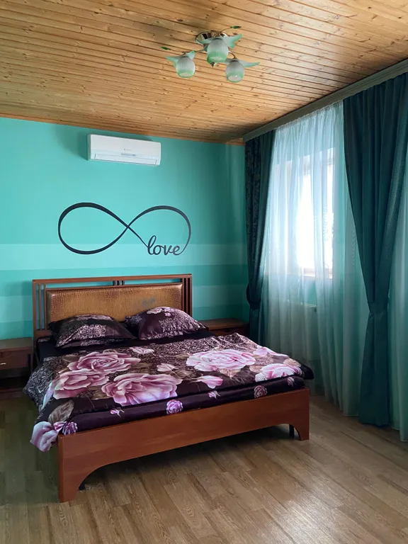 Загородный дом с баней и теплым бассейном