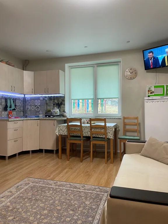 Дом с баней и детской площадкой, рядом лес и горы