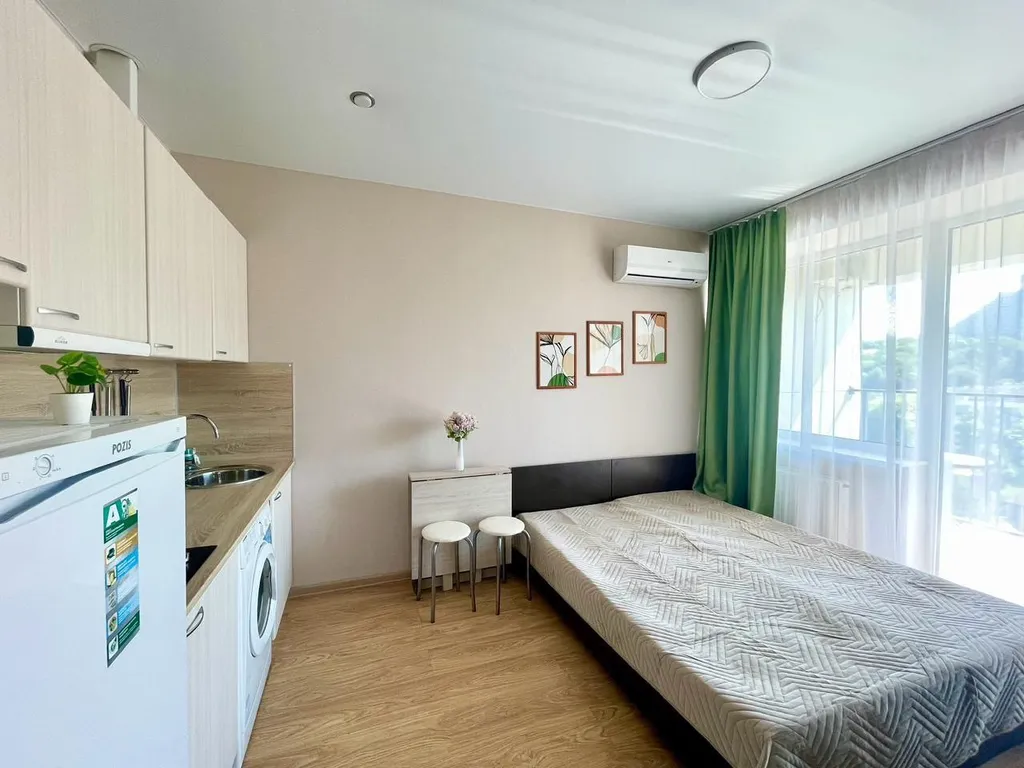 Студия с бассейном на территории ЖК