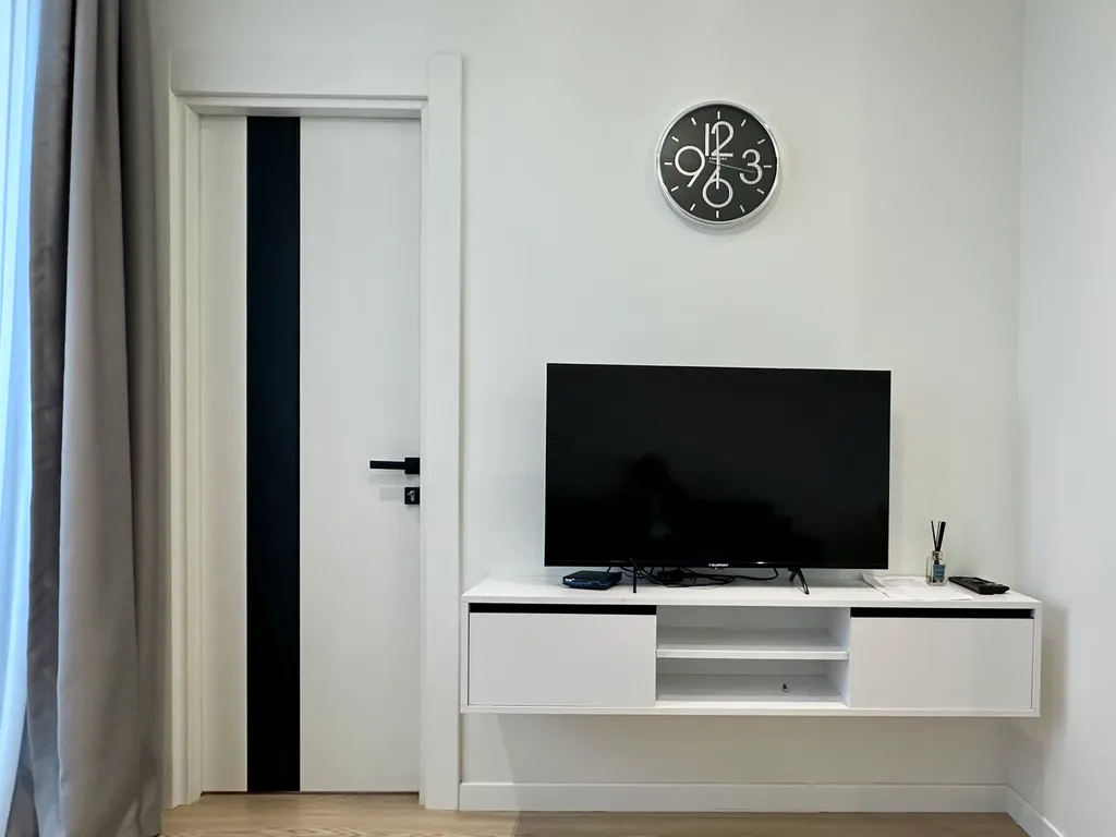 Уютная квартира с бассейном и панорамным видом на море горы и парк