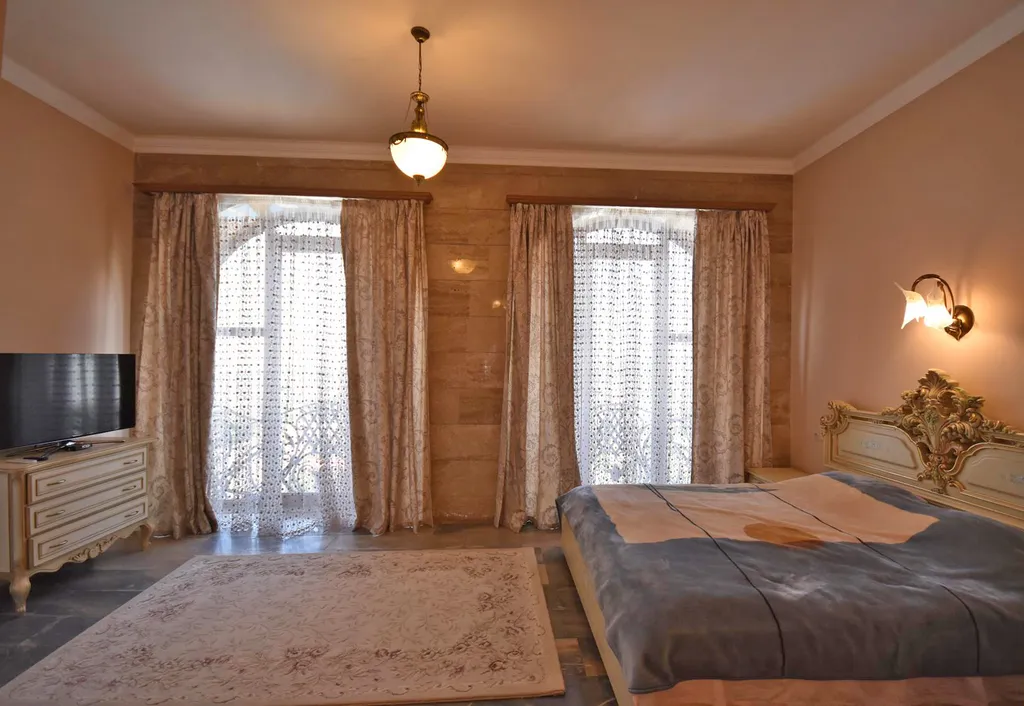 Шикарная вилла с 2-я бассейнами и джакузи