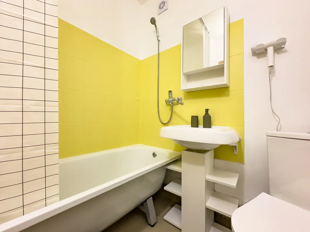 1к кв с видом на озеро. высокий этаж