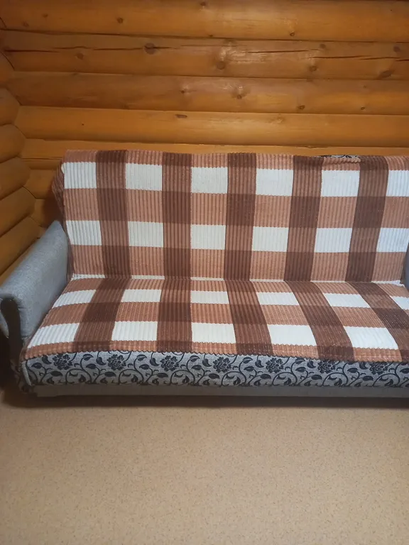 Домик из сосны в городе  С.