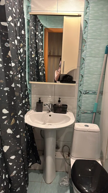 В тихом дворике с утепленной лоджией