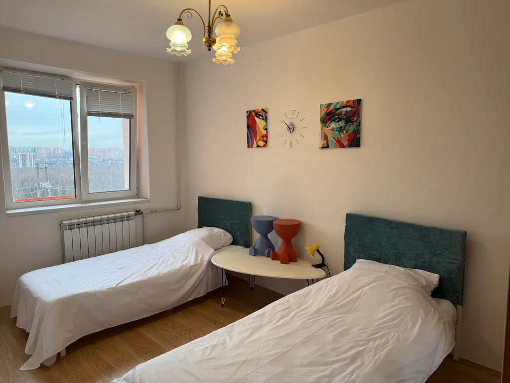 Комната у метро