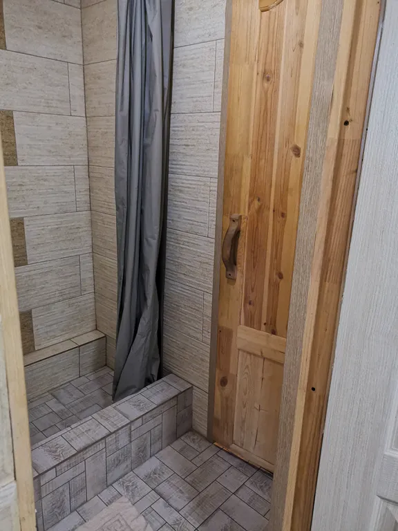 Дом Романтика у реки