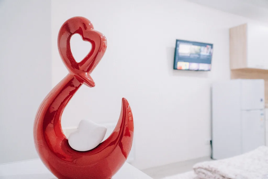 Милая студия для троих. Две кровати