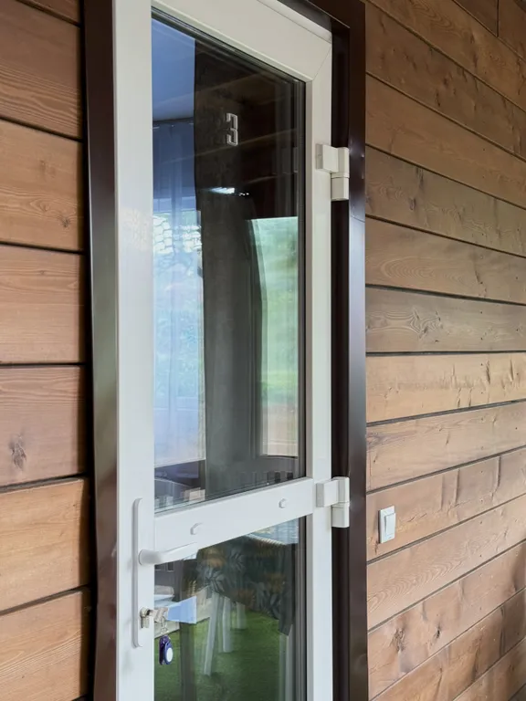 Коттедж Однокомнатный домик с террасой и мангалом — Новосибирск