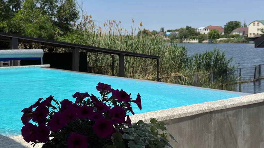 Уютный коттедж у реки