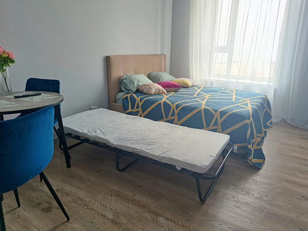 Новая студия в центре с видом на море