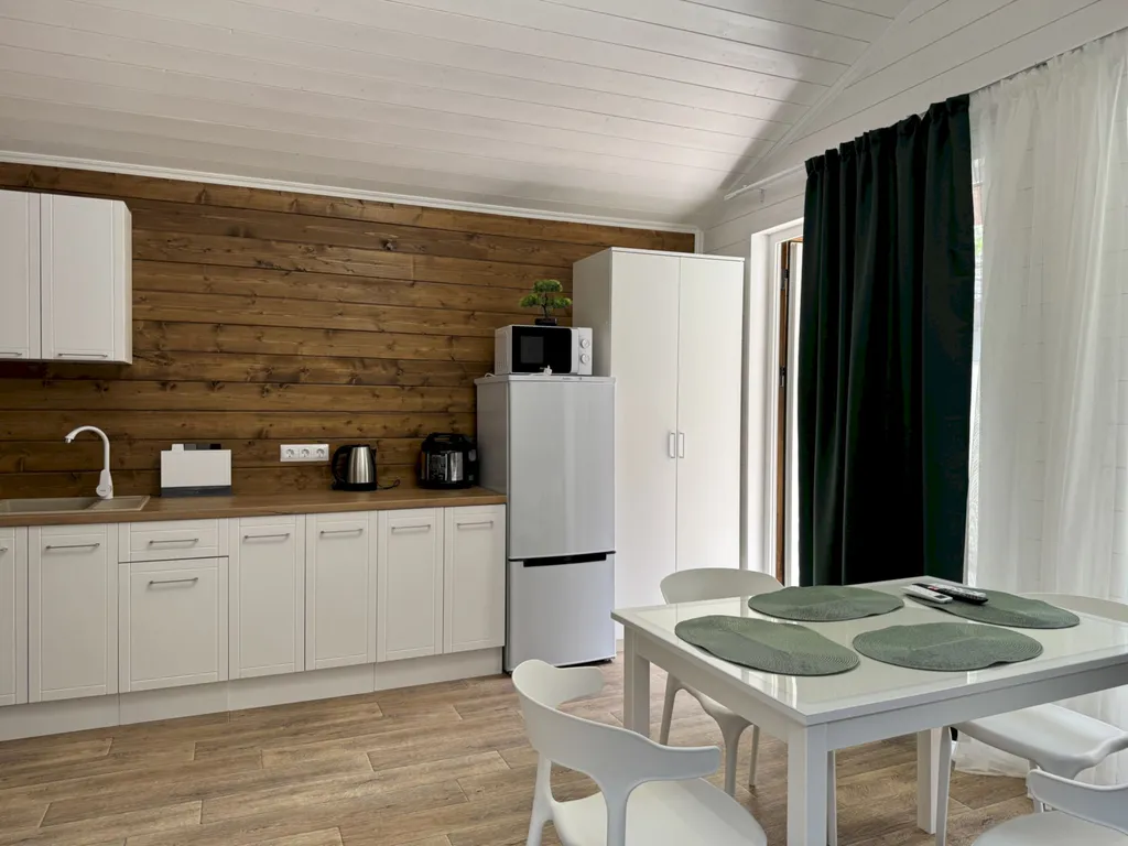 Коттедж Дом для отдыха семьёй с террасой - 7 минут до моря — Геленджик