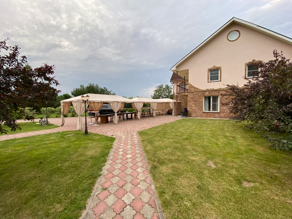 Коттедж на берегу реки с собственным пирсом