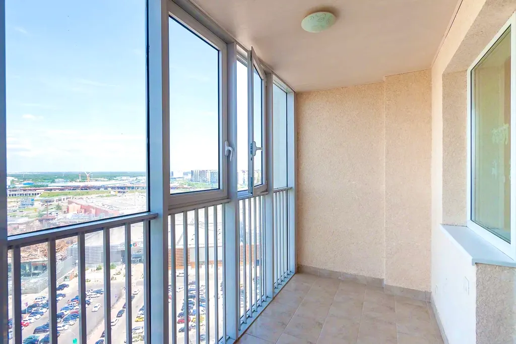 Уютная студия с большой лоджией в доме бизнес-класса