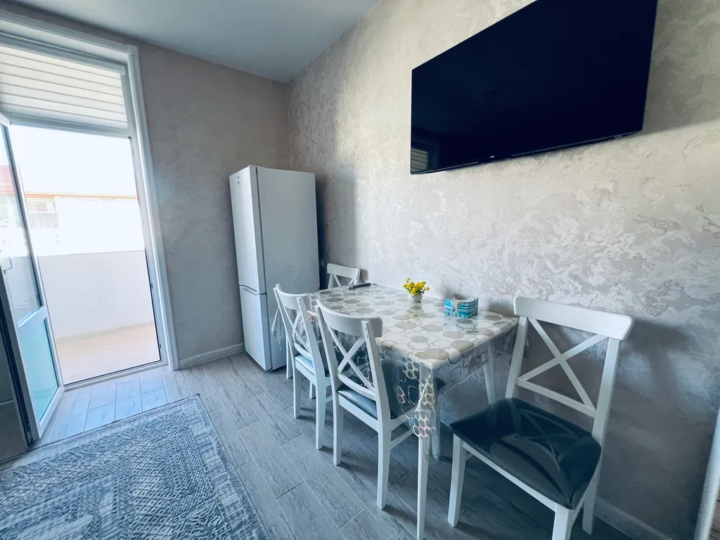 Студия на первой береговой линии