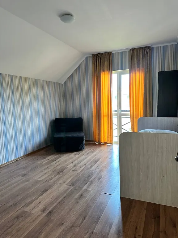 Большой дом на участке 12 соток