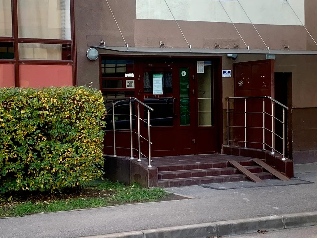 Flat all amenities Maki