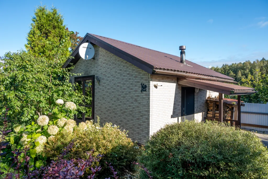 Коттедж на первой береговой линии с шикарным панорамным видом на озеро