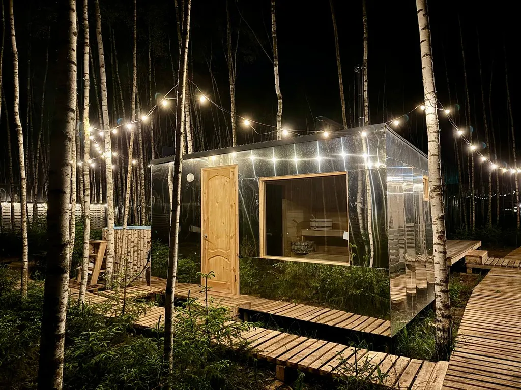 Коттедж Зеркальный дом с 2 спальнями, беседкой, собственной баней и купелью — Семеновское