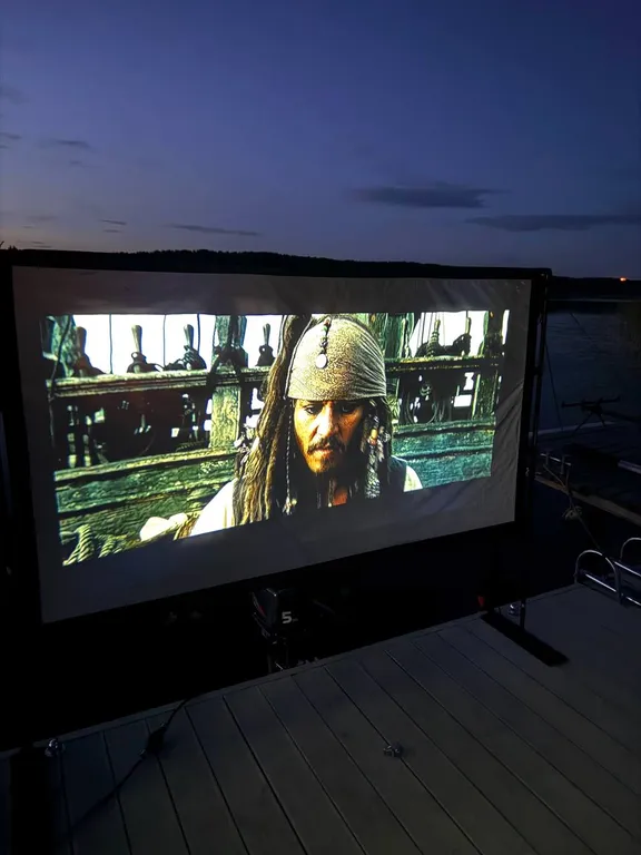 Глемпинго плот на Селигере у монастыря