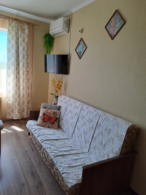 Ухоженная чистая квартира с видом на детский парк, парковка