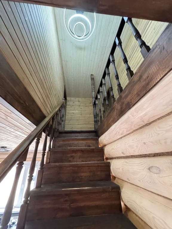 Дом с прудом