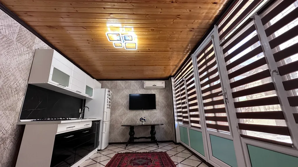 Уютная комнатка во дворе частного дома