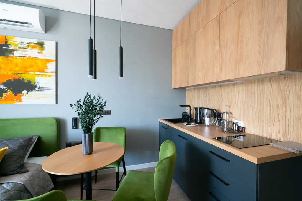 Дизайнерская студия LS-GREEN с боковым видом на море с 13 этажа