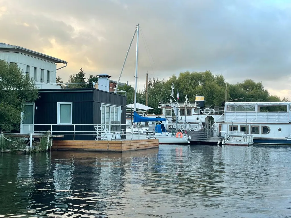 Речной домик с баней