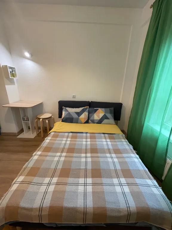 Студия в сосновом лесу